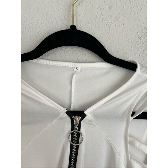 Woman White Zipper V-Neck Cutout Long-Sleeve Shift Dress, Small - Picture 5 of 7